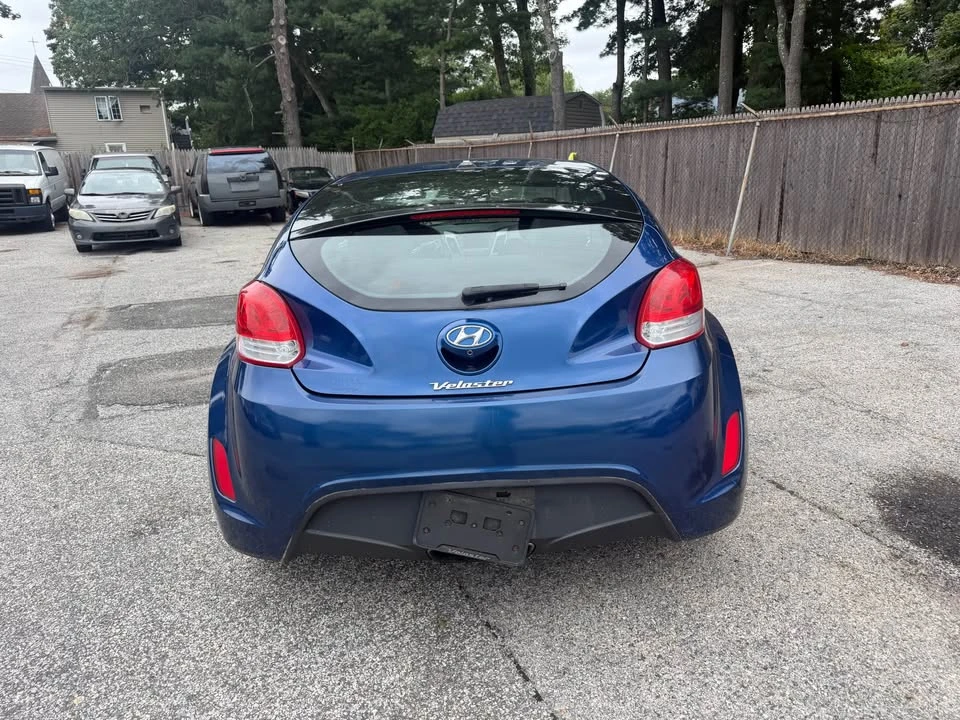 2017 Hyundai Veloster - Image 6 of 11