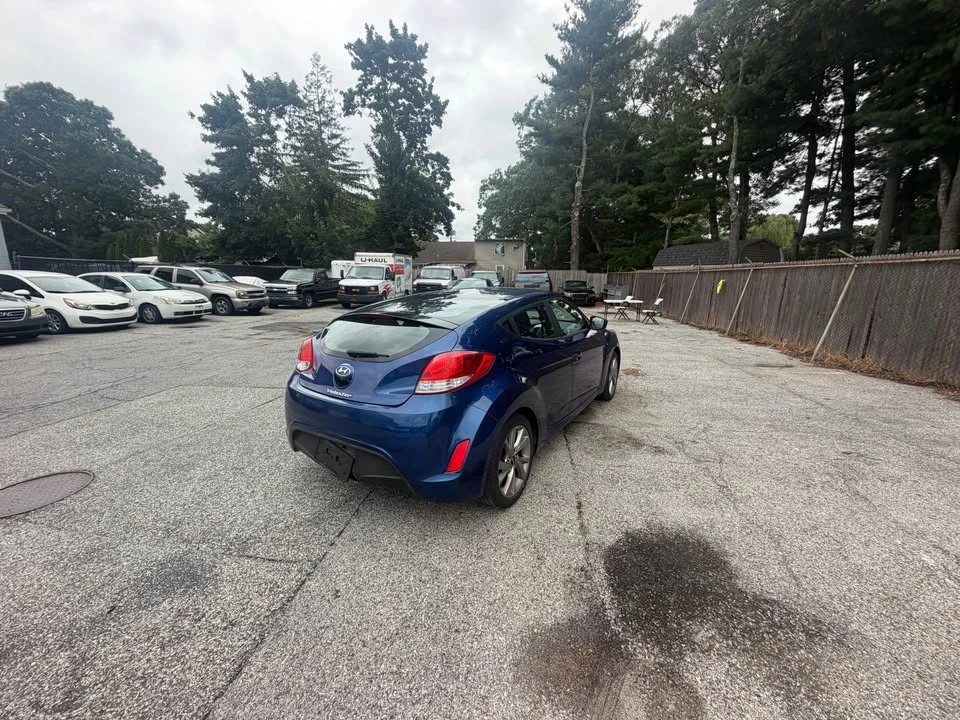 2017 Hyundai Veloster - Image 4 of 11