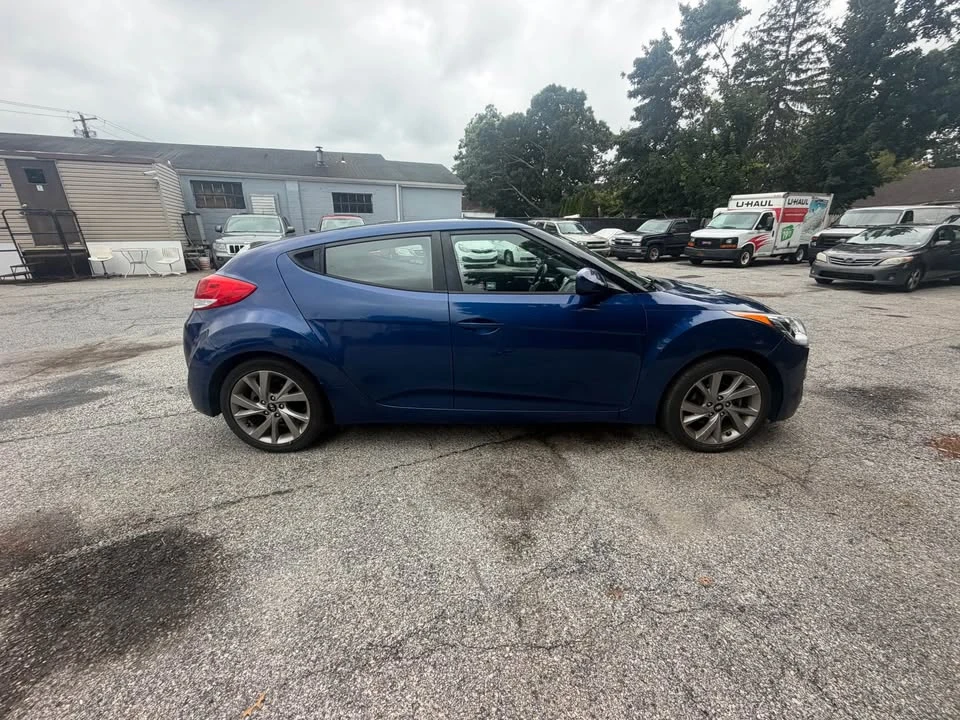 2017 Hyundai Veloster - Image 5 of 11