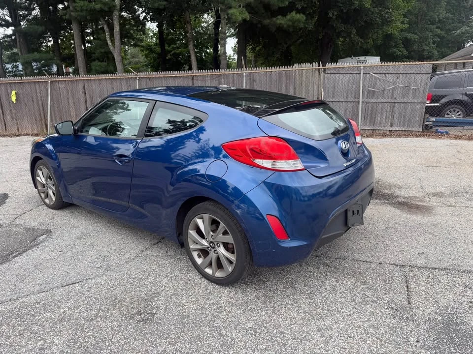 2017 Hyundai Veloster - Image 7 of 11
