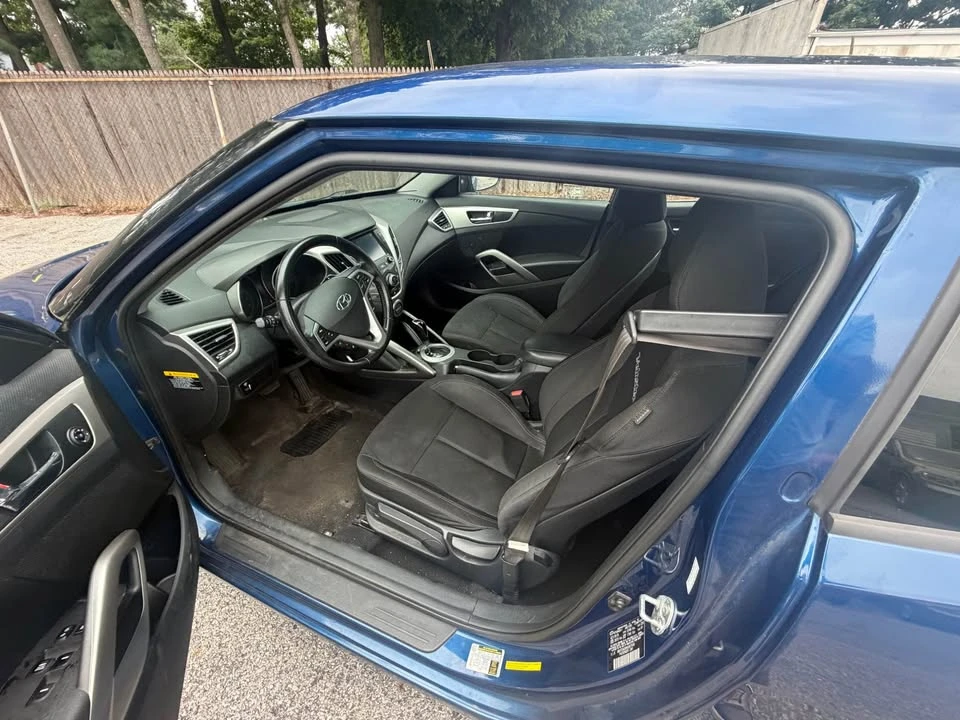 2017 Hyundai Veloster - Image 9 of 11
