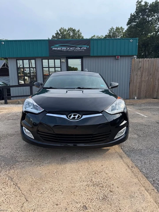 2017 Hyundai Veloster - Image 2 of 8