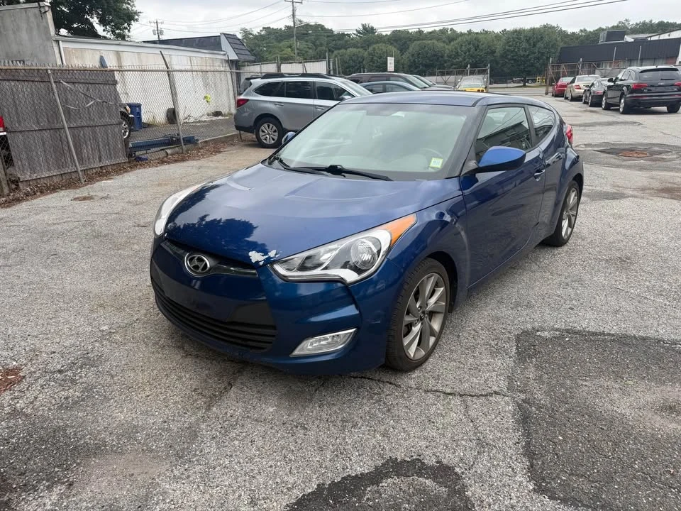 2017 Hyundai Veloster - Image 2 of 11