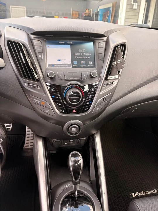 2017 Hyundai Veloster - Image 6 of 14