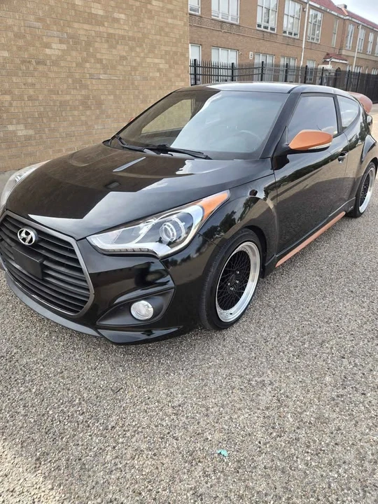 2017 Hyundai Veloster - Image 2 of 13