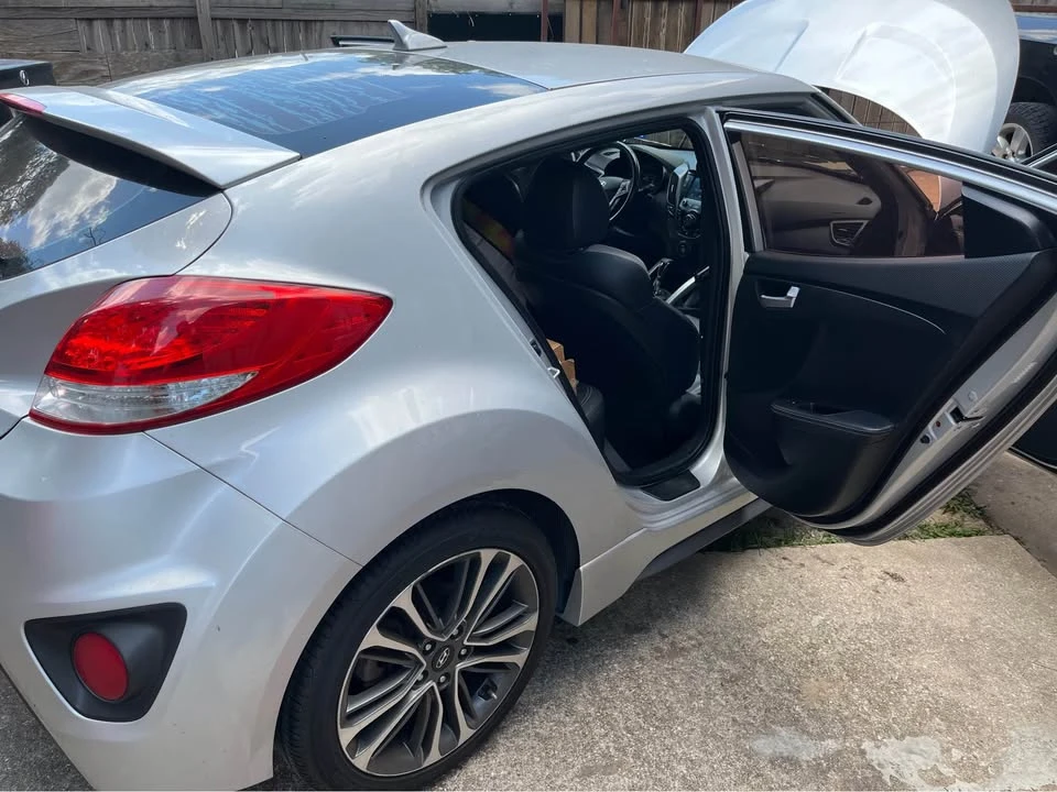 2017 Hyundai Veloster - Image 5 of 10
