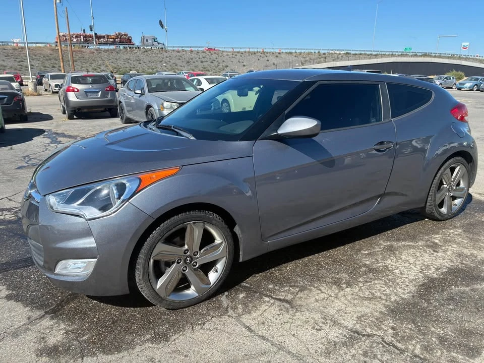 2017 Hyundai Veloster - Image 4 of 5