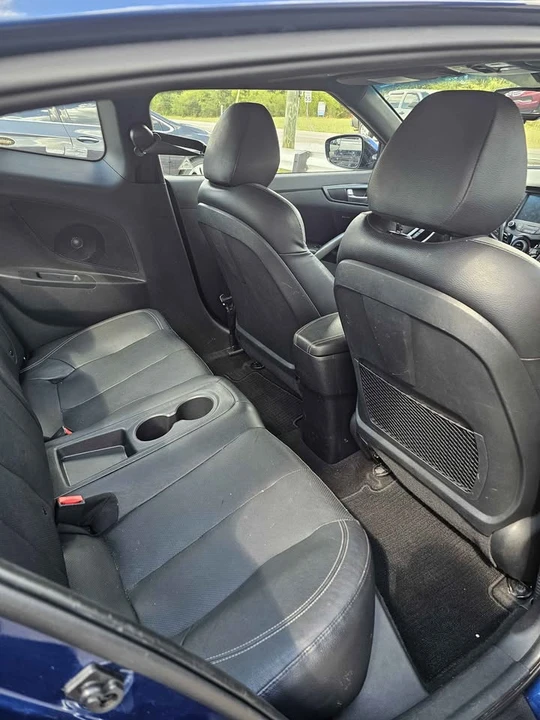 2017 Hyundai Veloster - Image 6 of 8