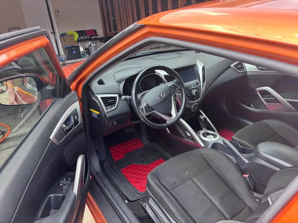 2017 Hyundai Veloster - Image 4 of 5