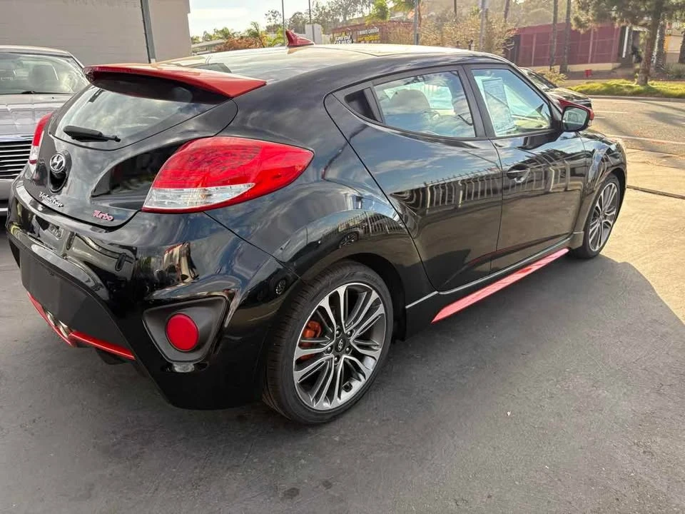 2017 Hyundai Veloster - Image 7 of 20