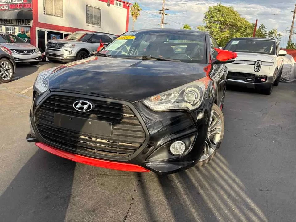 2017 Hyundai Veloster - Image 2 of 20