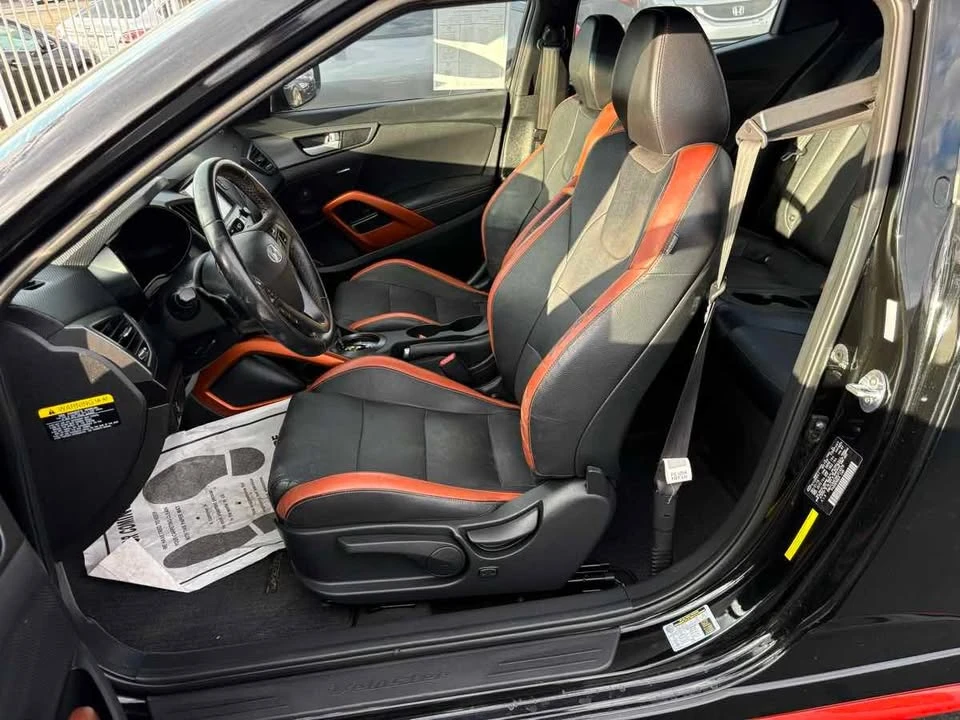 2017 Hyundai Veloster - Image 15 of 20