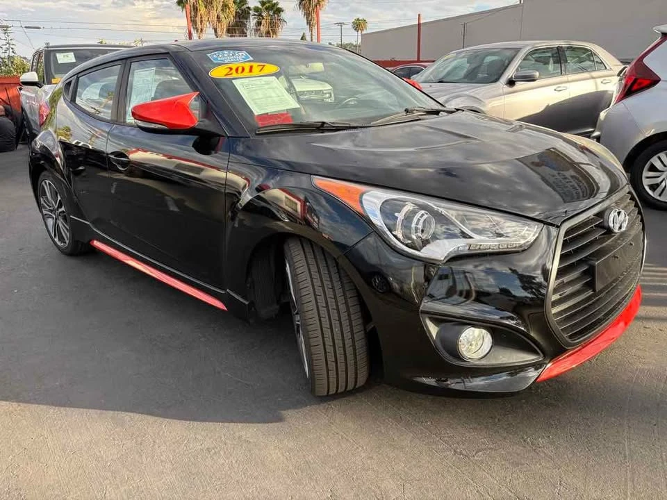 2017 Hyundai Veloster - Image 4 of 20