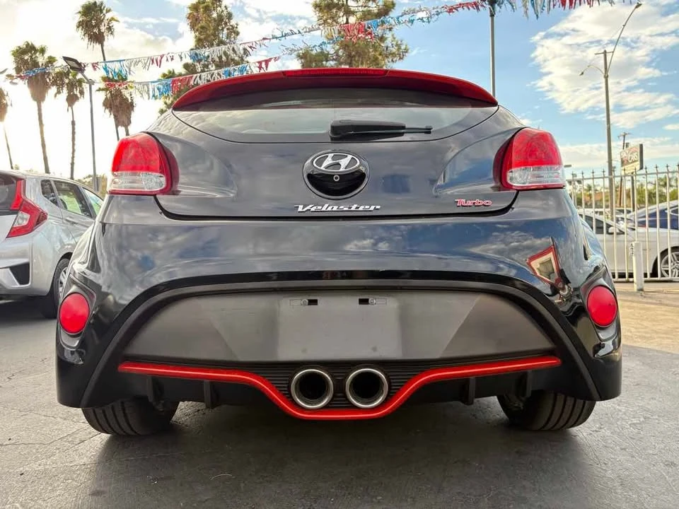 2017 Hyundai Veloster - Image 9 of 20
