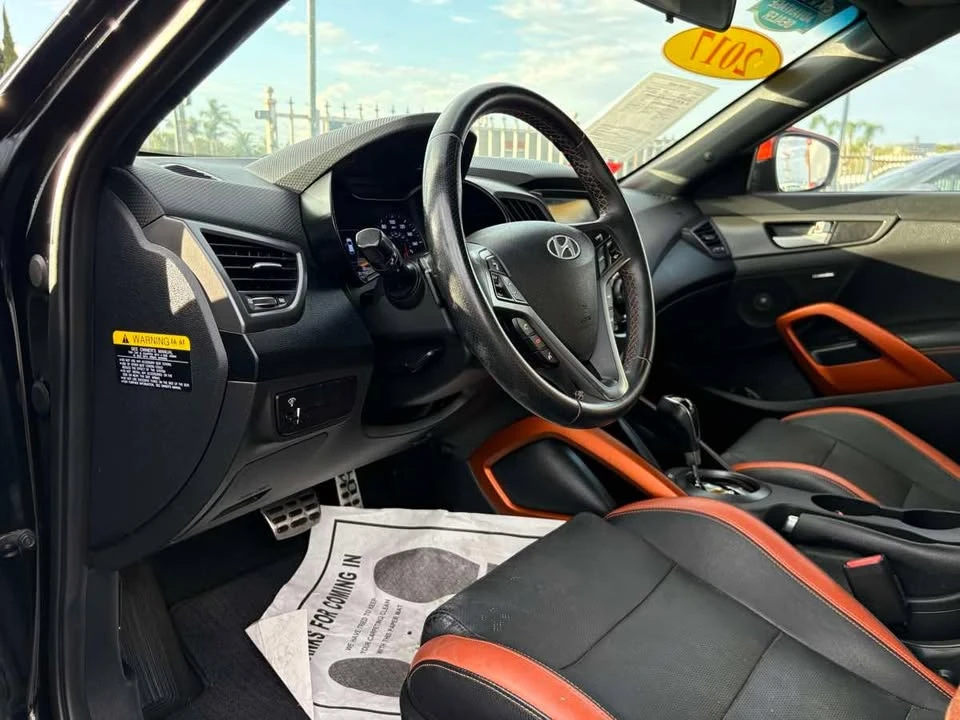 2017 Hyundai Veloster - Image 18 of 20