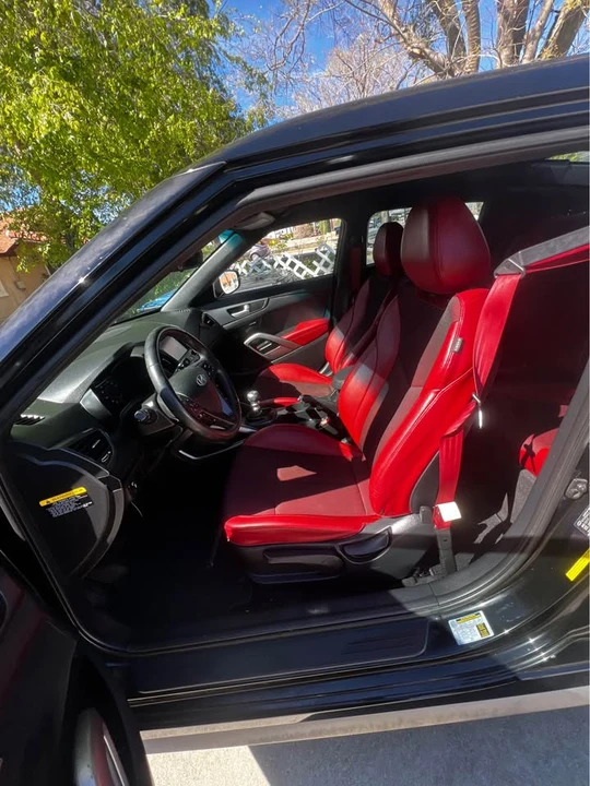 2017 Hyundai Veloster - Image 16 of 17