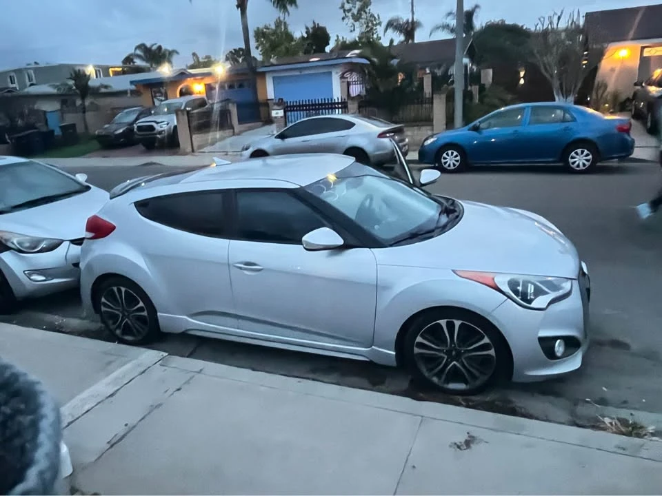 2017 Hyundai Veloster - Image 6 of 19