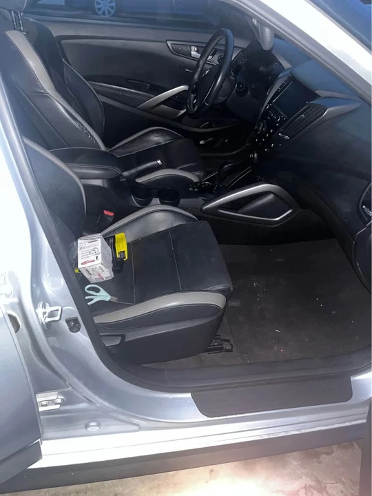 2017 Hyundai Veloster - Image 14 of 19