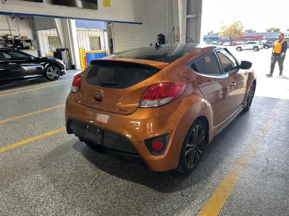 2017 Hyundai Veloster - Image 3 of 5