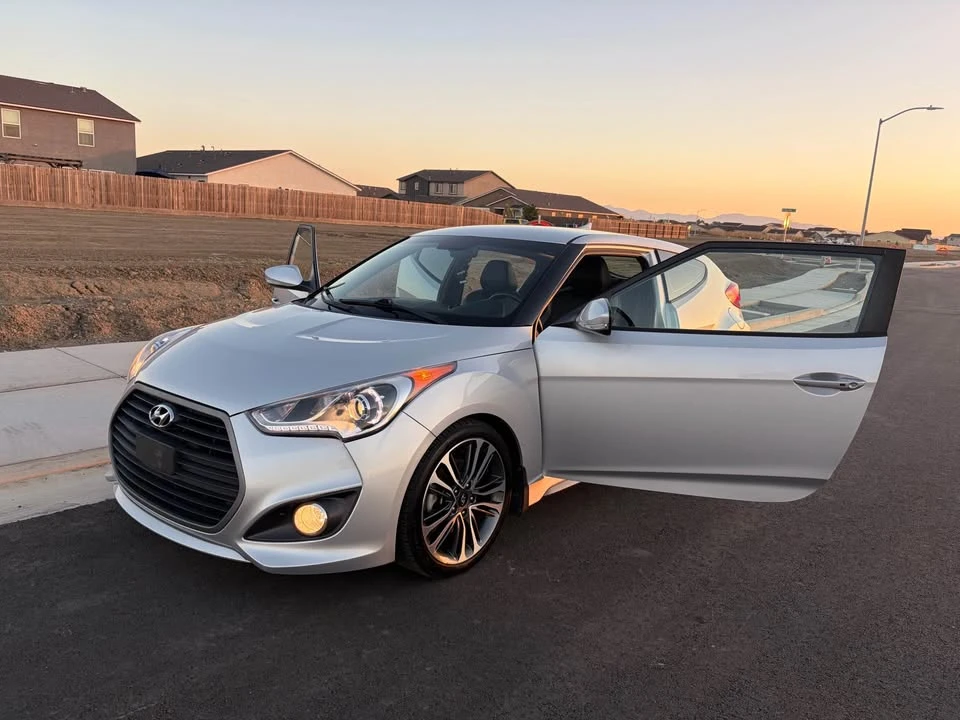 2017 Hyundai Veloster - Image 3 of 19
