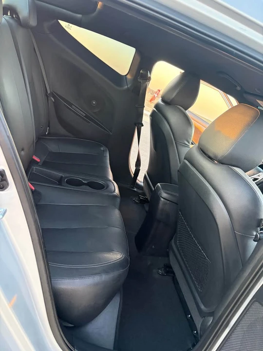 2017 Hyundai Veloster - Image 10 of 19