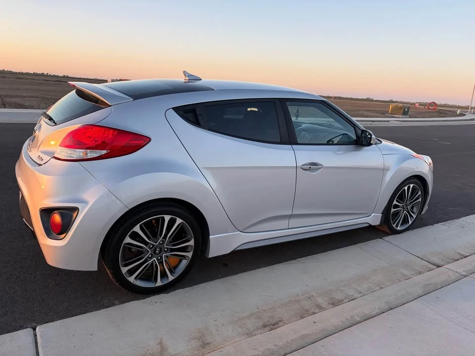 2017 Hyundai Veloster - Image 15 of 19