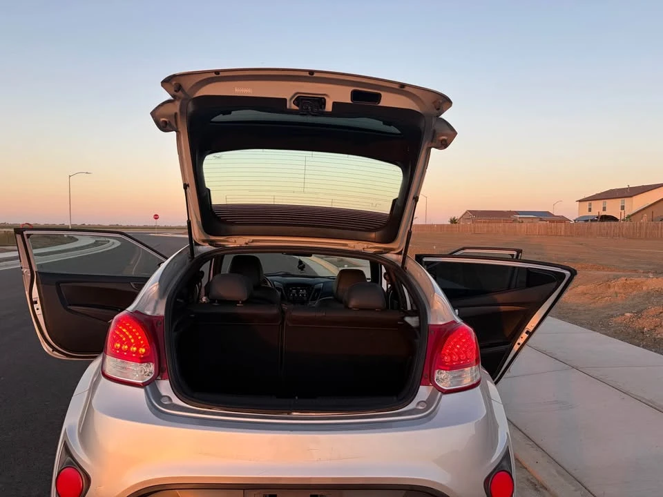 2017 Hyundai Veloster - Image 7 of 19