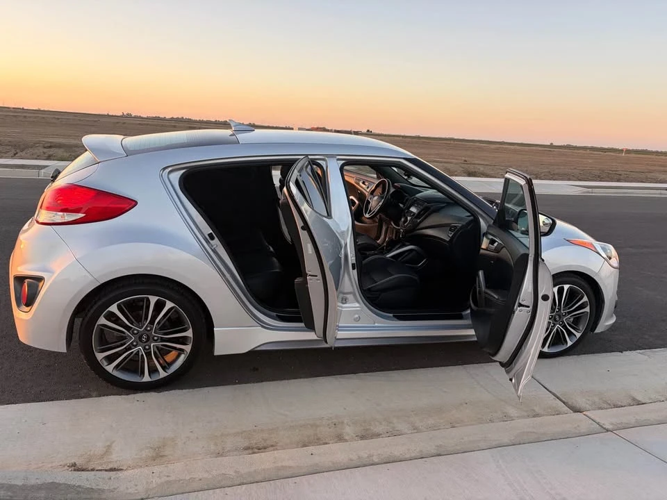 2017 Hyundai Veloster - Image 9 of 19