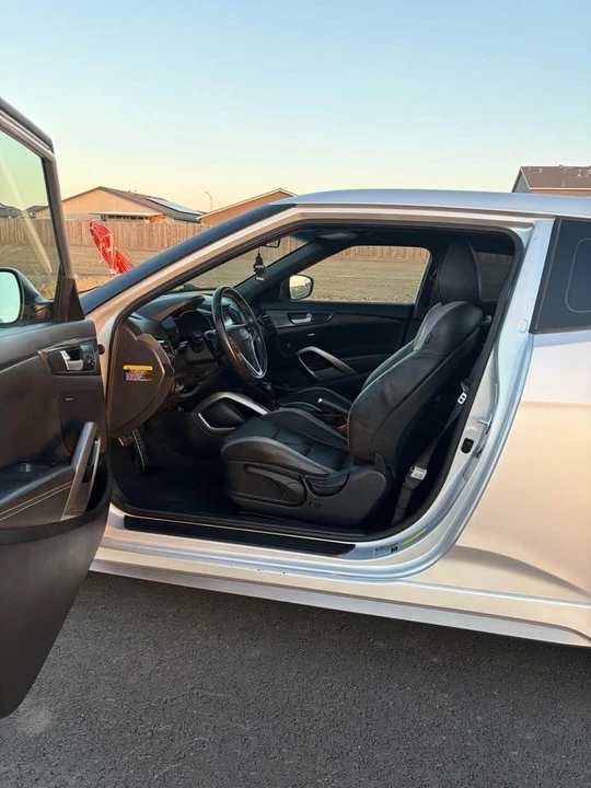 2017 Hyundai Veloster - Image 11 of 19