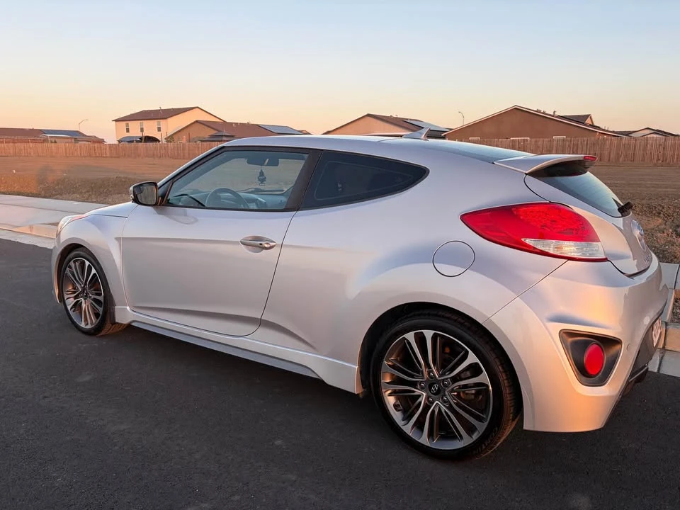 2017 Hyundai Veloster - Image 13 of 19