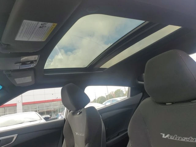 2017 Hyundai Veloster - Image 14 of 16