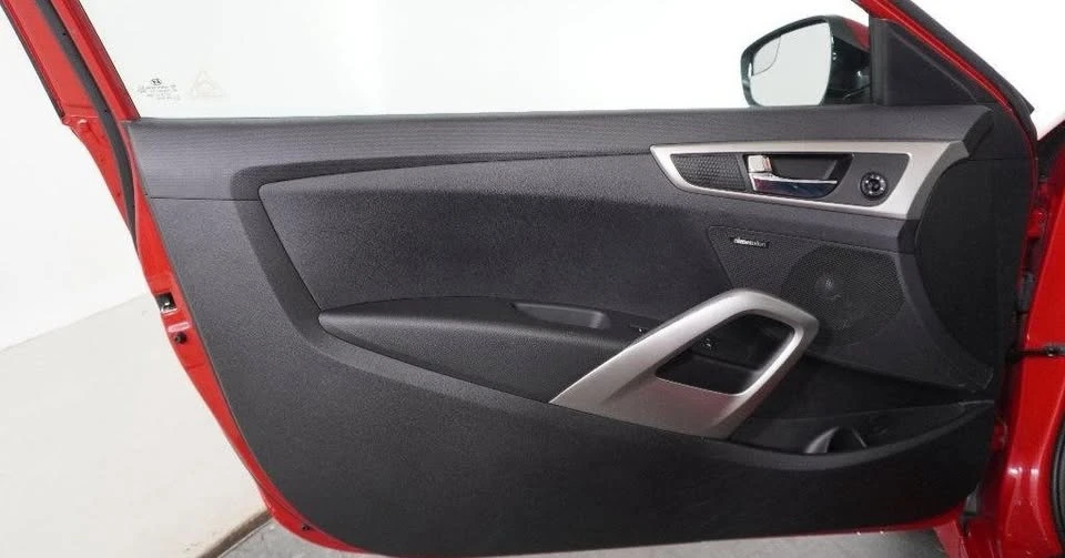 2017 Hyundai Veloster - Image 8 of 20