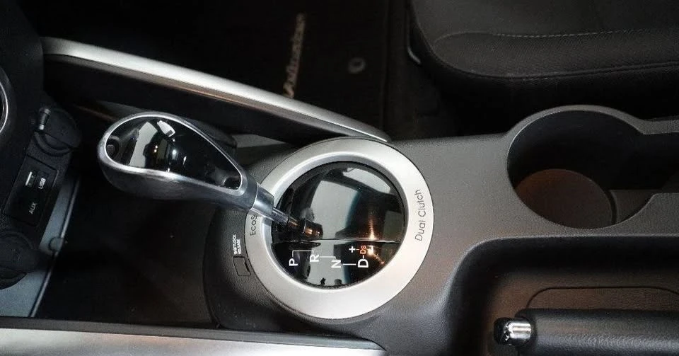 2017 Hyundai Veloster - Image 18 of 20