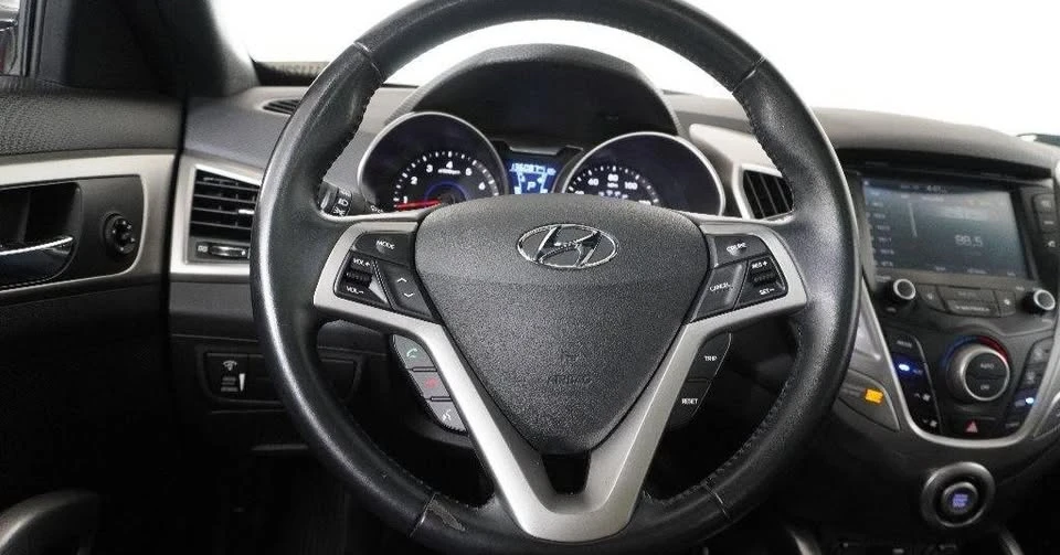 2017 Hyundai Veloster - Image 10 of 20