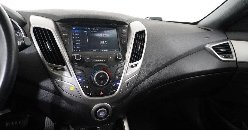 2017 Hyundai Veloster - Image 13 of 20