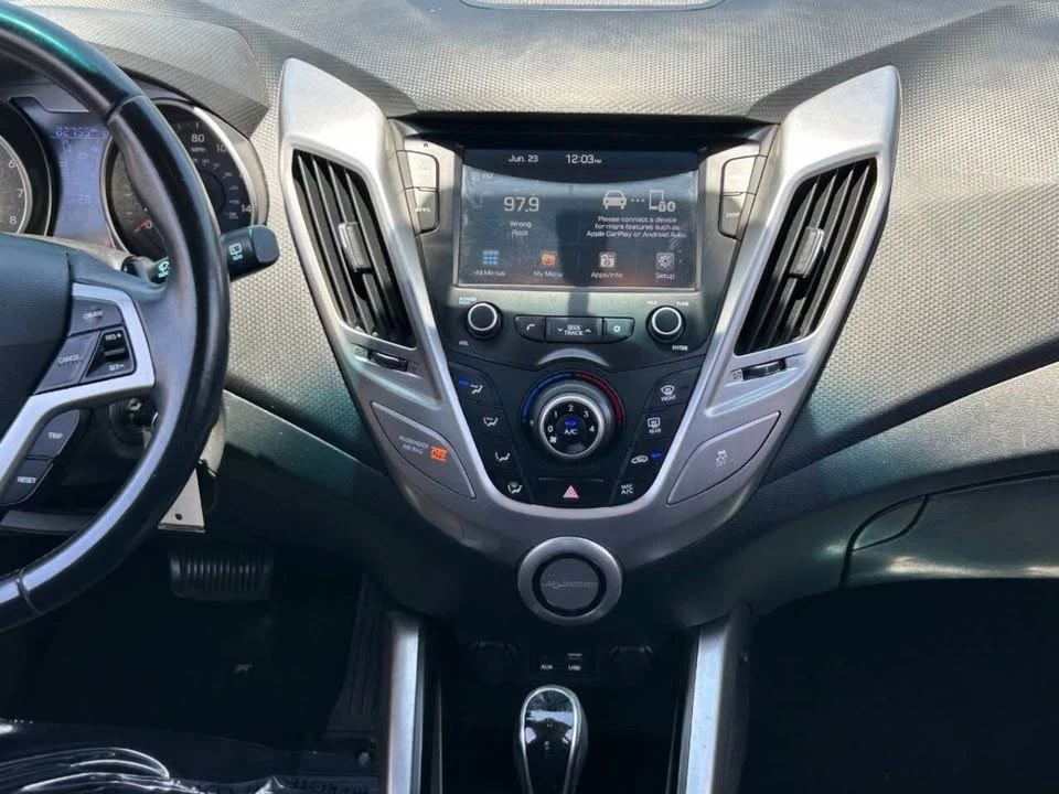 2017 Hyundai Veloster - Image 18 of 20