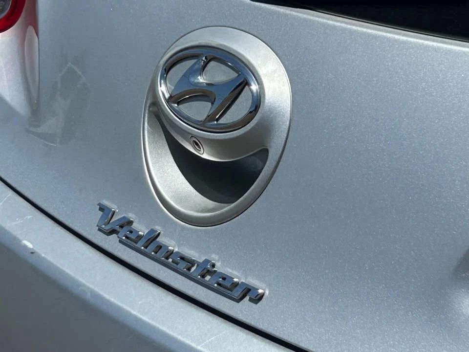 2017 Hyundai Veloster - Image 9 of 20