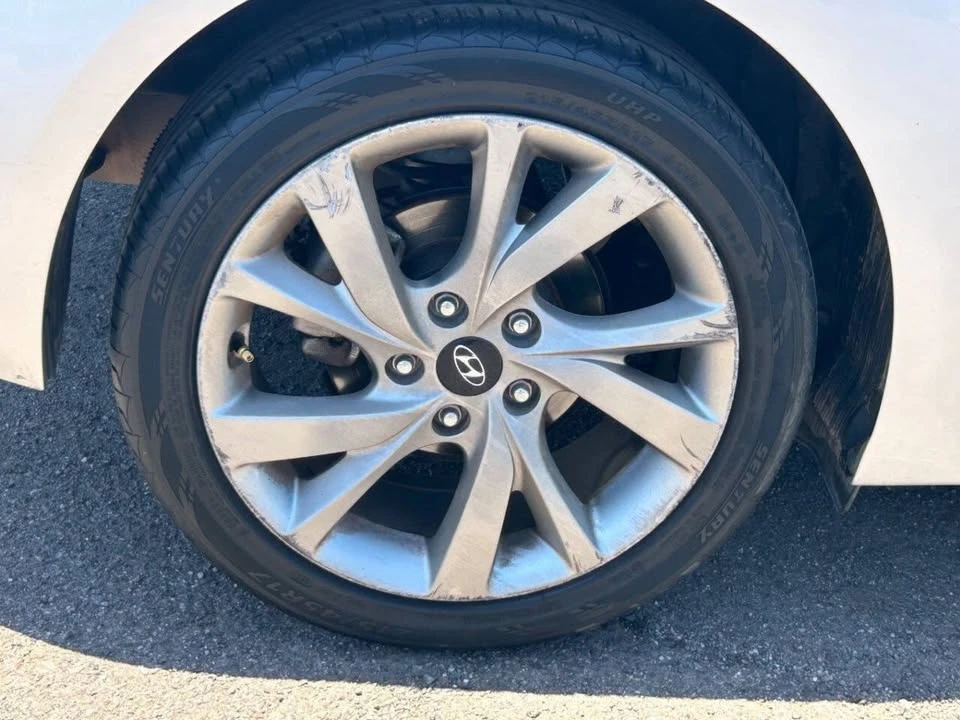 2017 Hyundai Veloster - Image 10 of 20