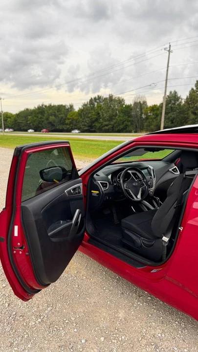 2017 Hyundai Veloster - Image 21 of 24