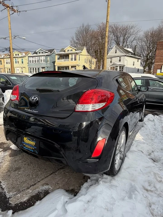 2017 Hyundai Veloster - Image 3 of 5