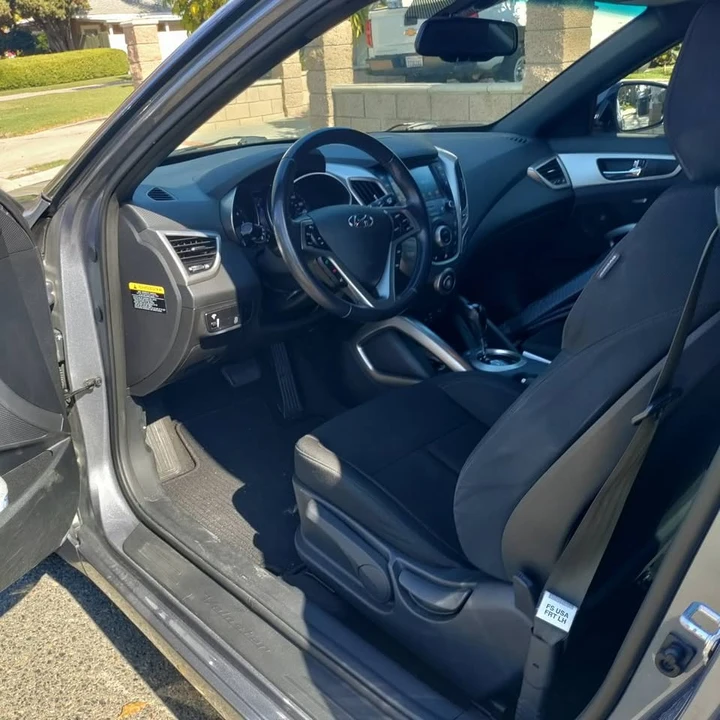 2017 Hyundai Veloster - Image 7 of 12