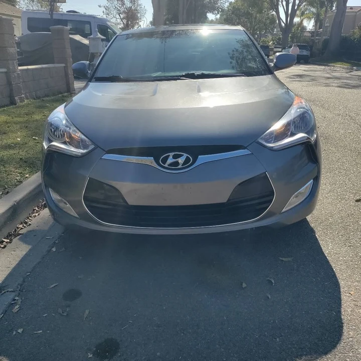 2017 Hyundai Veloster - Image 2 of 12