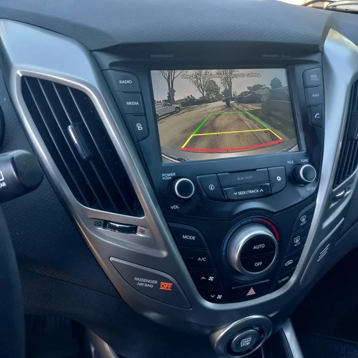 2017 Hyundai Veloster - Image 8 of 12