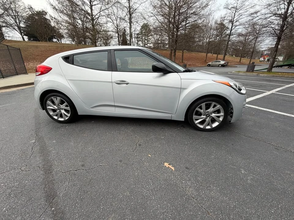 2017 Hyundai Veloster - Image 4 of 14