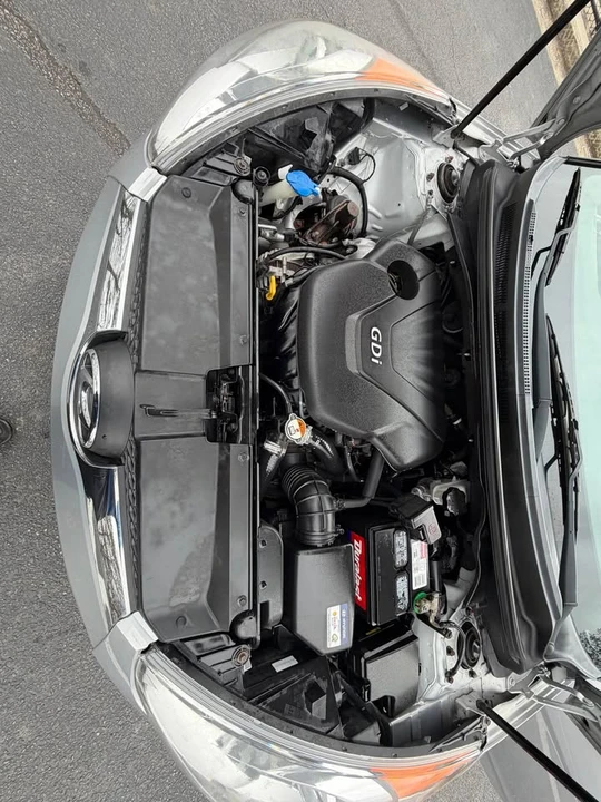 2017 Hyundai Veloster - Image 8 of 14
