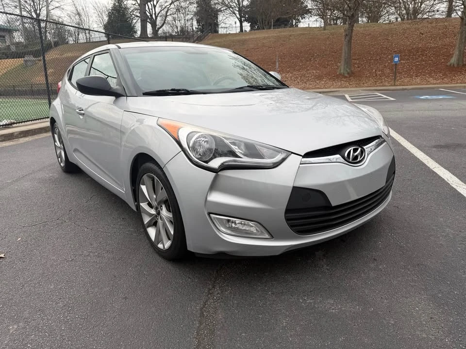 2017 Hyundai Veloster - Image 2 of 14