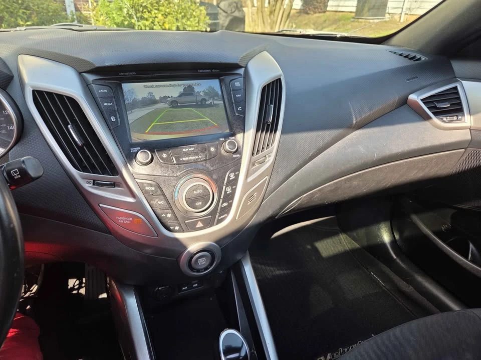 2017 Hyundai Veloster - Image 9 of 17