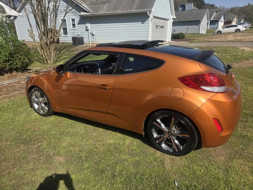2017 Hyundai Veloster - Image 2 of 17