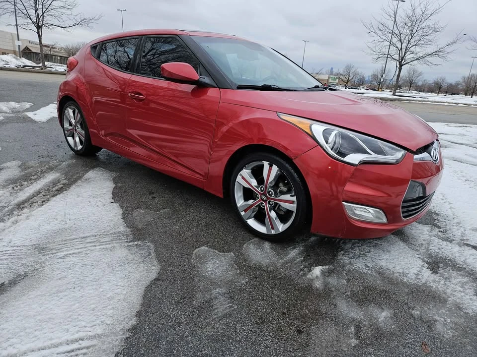 2017 Hyundai Veloster - Image 2 of 17