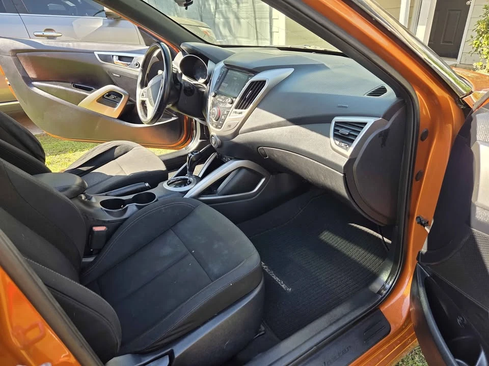 2017 Hyundai Veloster - Image 13 of 17